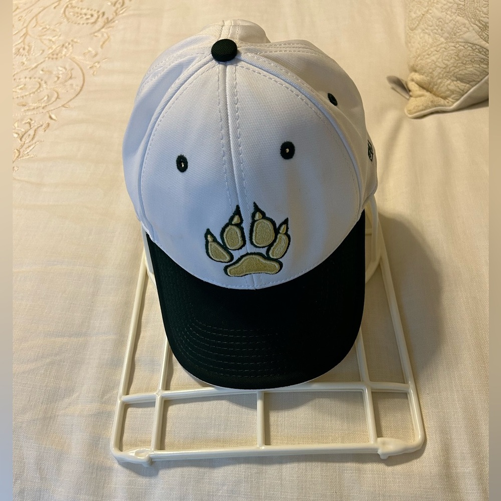Men’s Game Pro Hat.